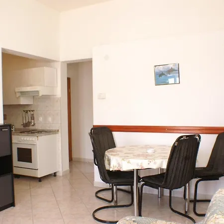 Apartments By The Sea Primosten - 4169 * Primosten