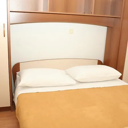 Apartman Apartments By The Sea Primosten - 4169 Primosten