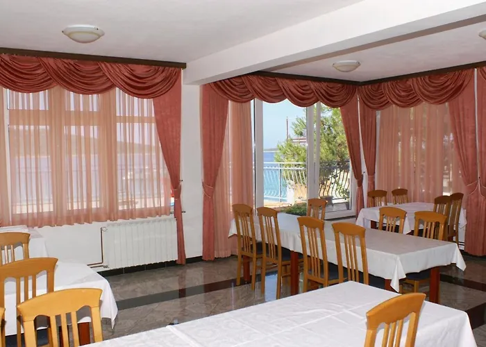 Apartments By The Sea Primosten - 4169