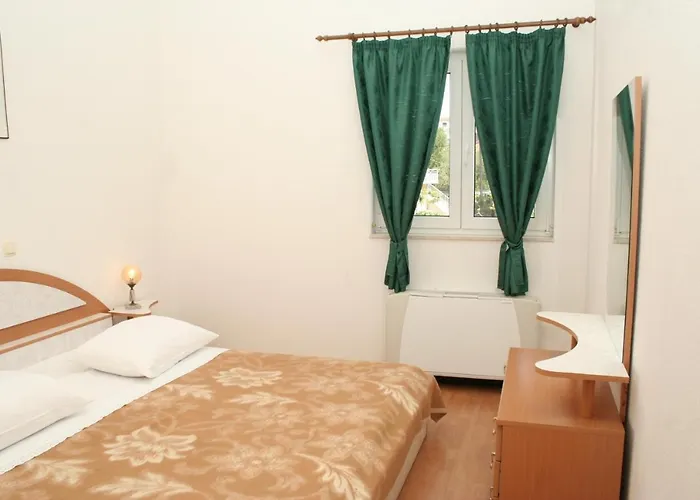 Apartments By The Sea Primosten - 4169 *