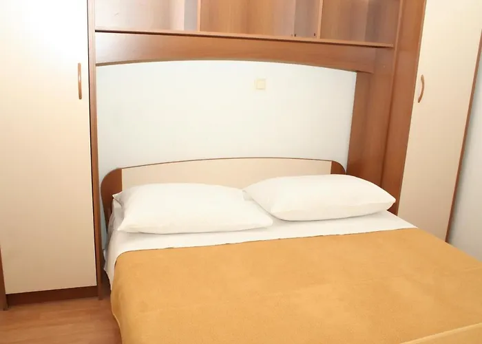 Apartman Apartments By The Sea Primosten - 4169 Primosten